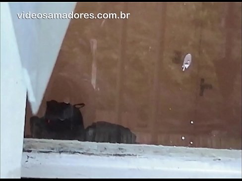 ❤️ Uzbudināts vīrietis vēro savu draudzeni ar citu puisi, ierakstot trīcēšanas video, netraucējot pārim Porno pie mums ❤